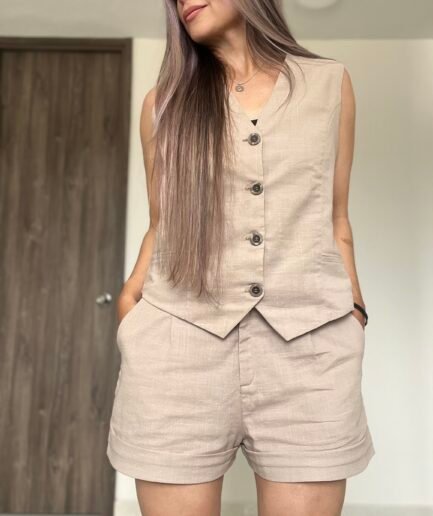 Ref. 014: Set chaleco y short en color pardo