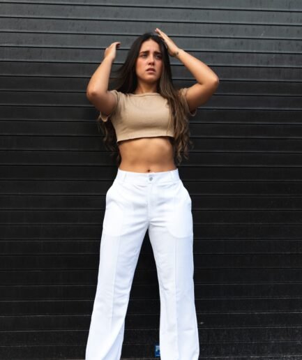 Ref. 017: Pantalón clásico semicampana en color blanco