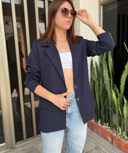 Ref. 010: Blazer semioversize en color azul oscuro