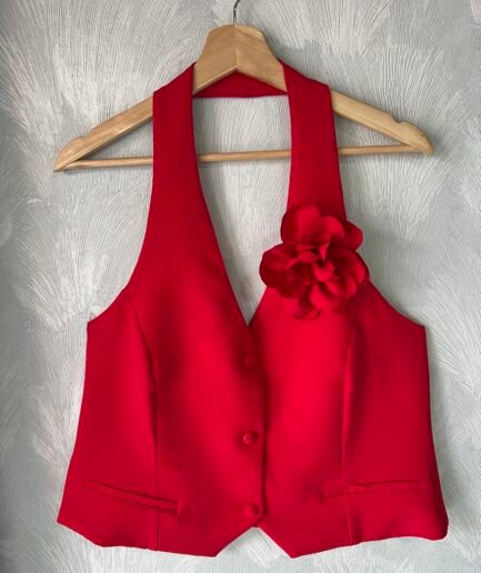 Ref. 036: Chaleco con prendedor artesanal - rojo