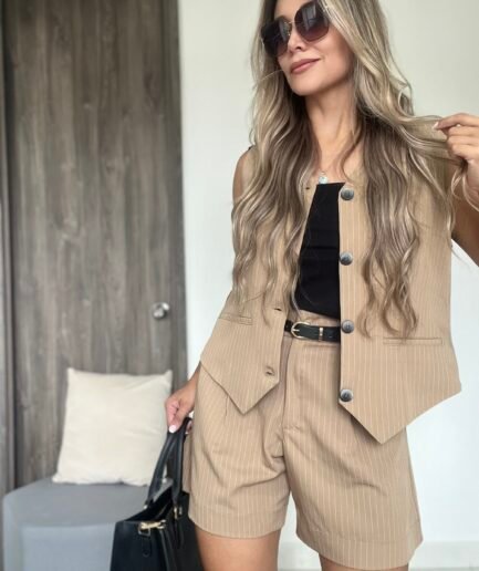 Ref. 050: Set short formal y chaleco rayas - camel