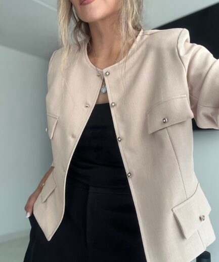 Ref. 044: Chaqueta cuello redondo 4 tapas - nude