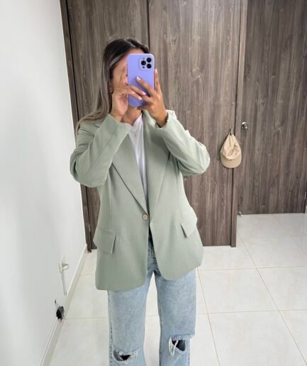 Ref. 047: Blazer semioversize liviano - verde salvia