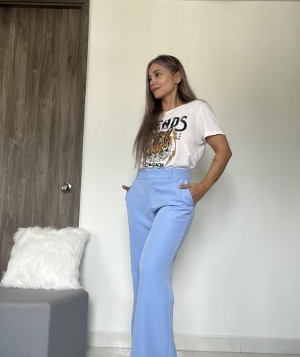 Ref. 057: Pantalón semicampana clásico - azul bebé