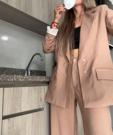 Ref. 059: Blazer oversize liviano - color café nude