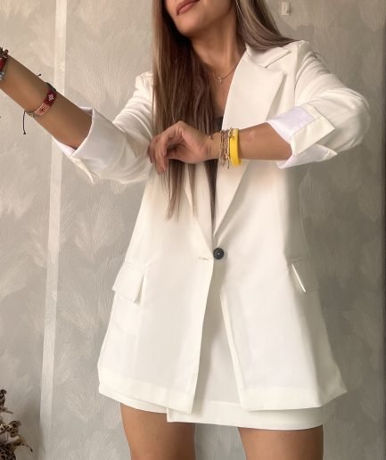 Ref 060: Set liviano de blazer semioversize y falda/short - color hueso