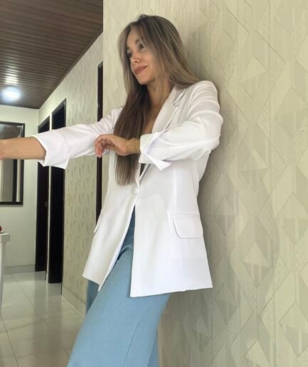 Ref. 067: Blazer elegante semiceñido - blanco