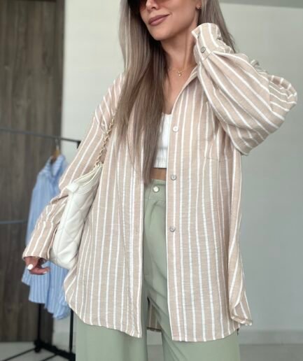 Ref. 068: Camisera oversize con abertura lateral - nude con rayas