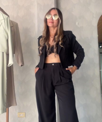 Ref. 074: Blazer corto y Pantalón recto - negro