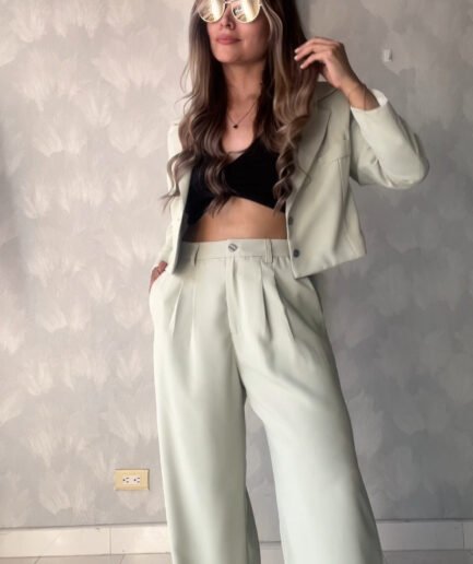 Ref. 074: Blazer corto y Pantalón recto - verde manzana