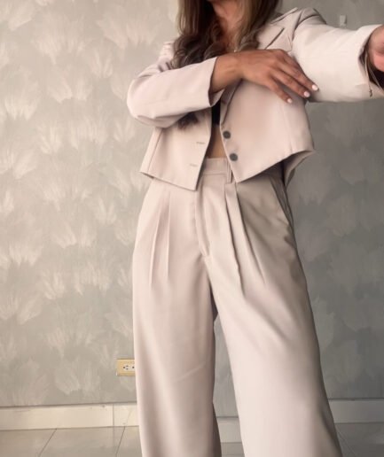 Ref. 074: Blazer corto y Pantalón recto - nude