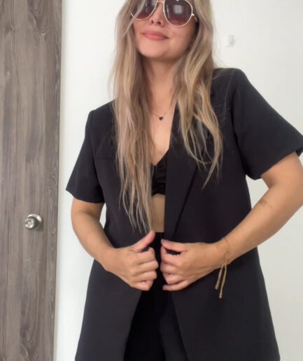 Ref.078-1: Blazer semioversize manga corta - negro